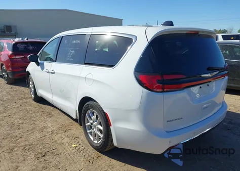 2023 Chrysler Pacifica Touring L z USA, uszkodzony, nr VIN 2C4RC1BG0PR525087